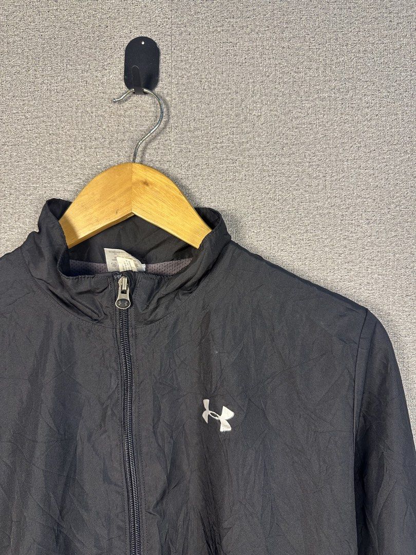 UNDER ARMOUR WINDBREAKER JACKET (Category: Coats, Jackets and Outerwear) located in Rizal. Submitted by jamesthrift (Listing ID 1470169102, Image 2). Description: UNDER ARMOUR WINDBREAKER JACKET Size : L on tag fit to M Dimes: -width 16 -length 23 Condition: Excellent Color Rate: 9.5 Issue: none 🏷️249+sf.