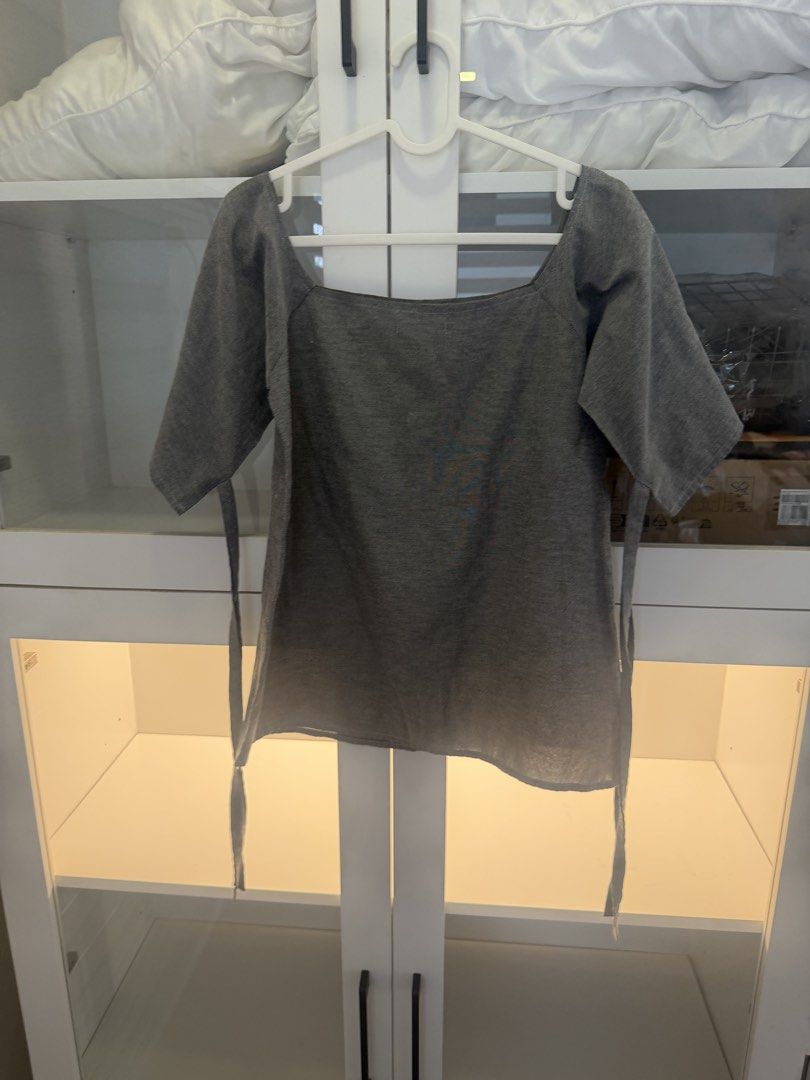 Unif0rm top (Category: Sleeveless) located in Quezon City. Submitted by destashingmycloset (Listing ID 1470247013, Image 1). Description: .