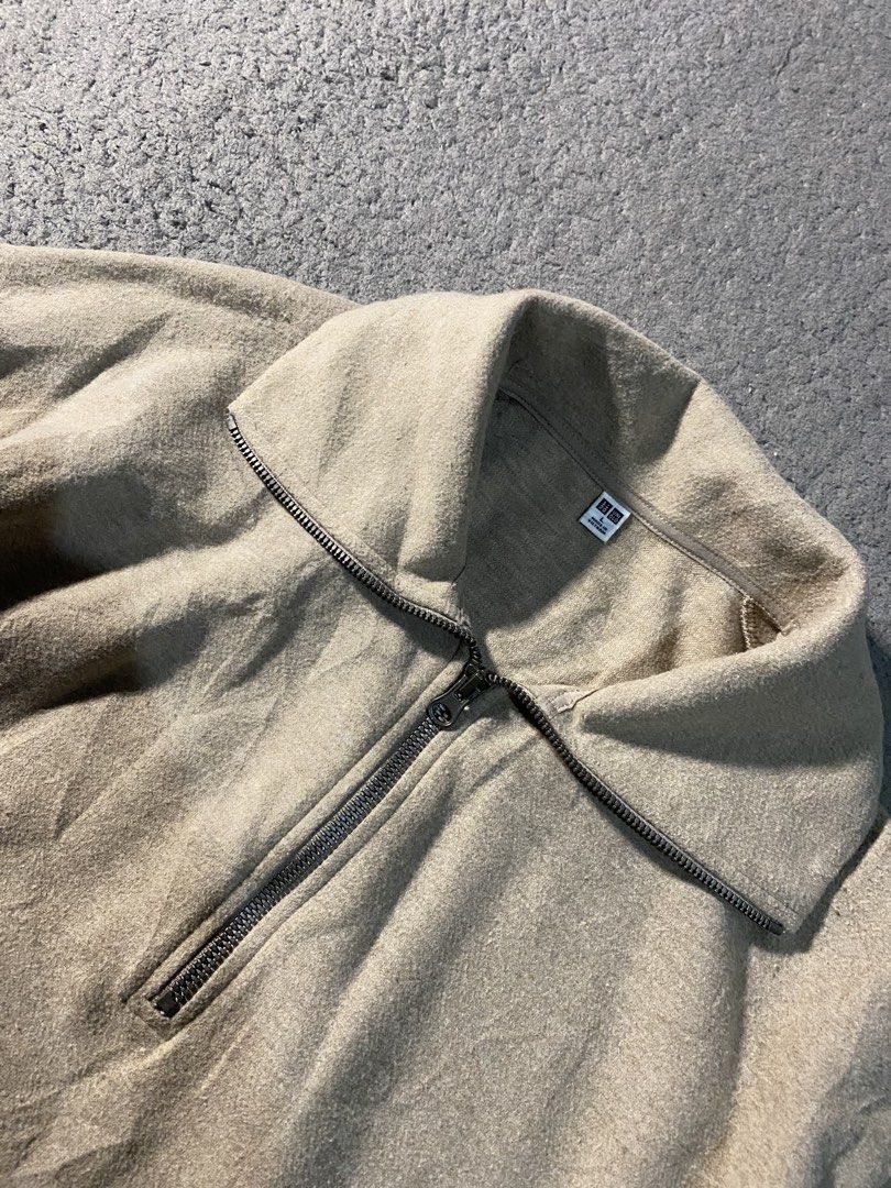UNIQLO (Category: Coats, Jackets and Outerwear) located in Tandag. Submitted by vncntmrcllns (Listing ID 1470223257, Image 3). Description: UNIQLO Width: 22 Length: 22 -Excellent Condition -Already wash -Color rate 10/10 All details are visible in the picture Please check each photo.