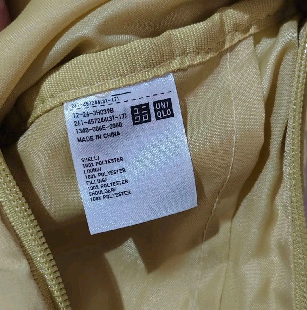 Uniqlo bag (Category: Cross-body Bags) located in Manila. Submitted by safewhale-01f4 (Listing ID 1470242302, Image 3). Description: uniqlo bag like new.