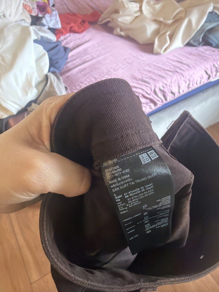 Uniqlo barrel jeans (Category: Other Bottoms) located in Quezon City. Submitted by destashingmycloset (Listing ID 1470155458, Image 2). Description: .