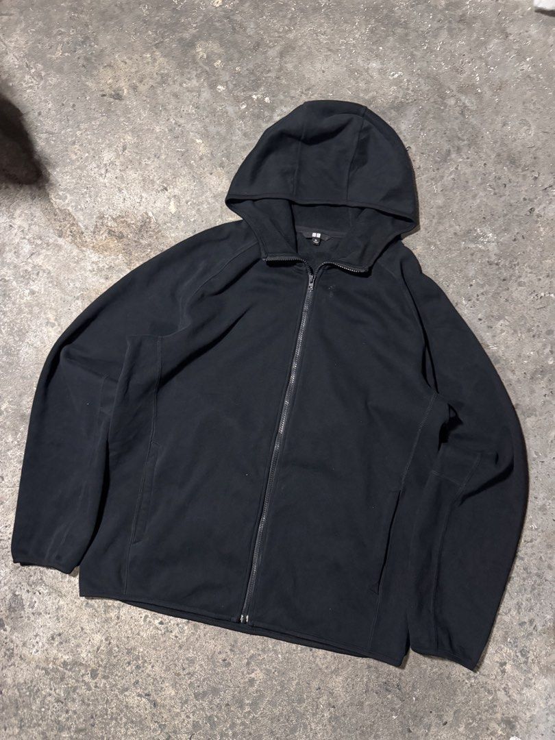Uniqlo black hoodie (Category: Hoodies) located in Pasig City. Submitted by dripthrift1600 (Listing ID 1470308758, Image 1). Description: - Uniqlo black hoodie - Good condition - Issue: None - Sizes: XL - Dimes: 25x27.