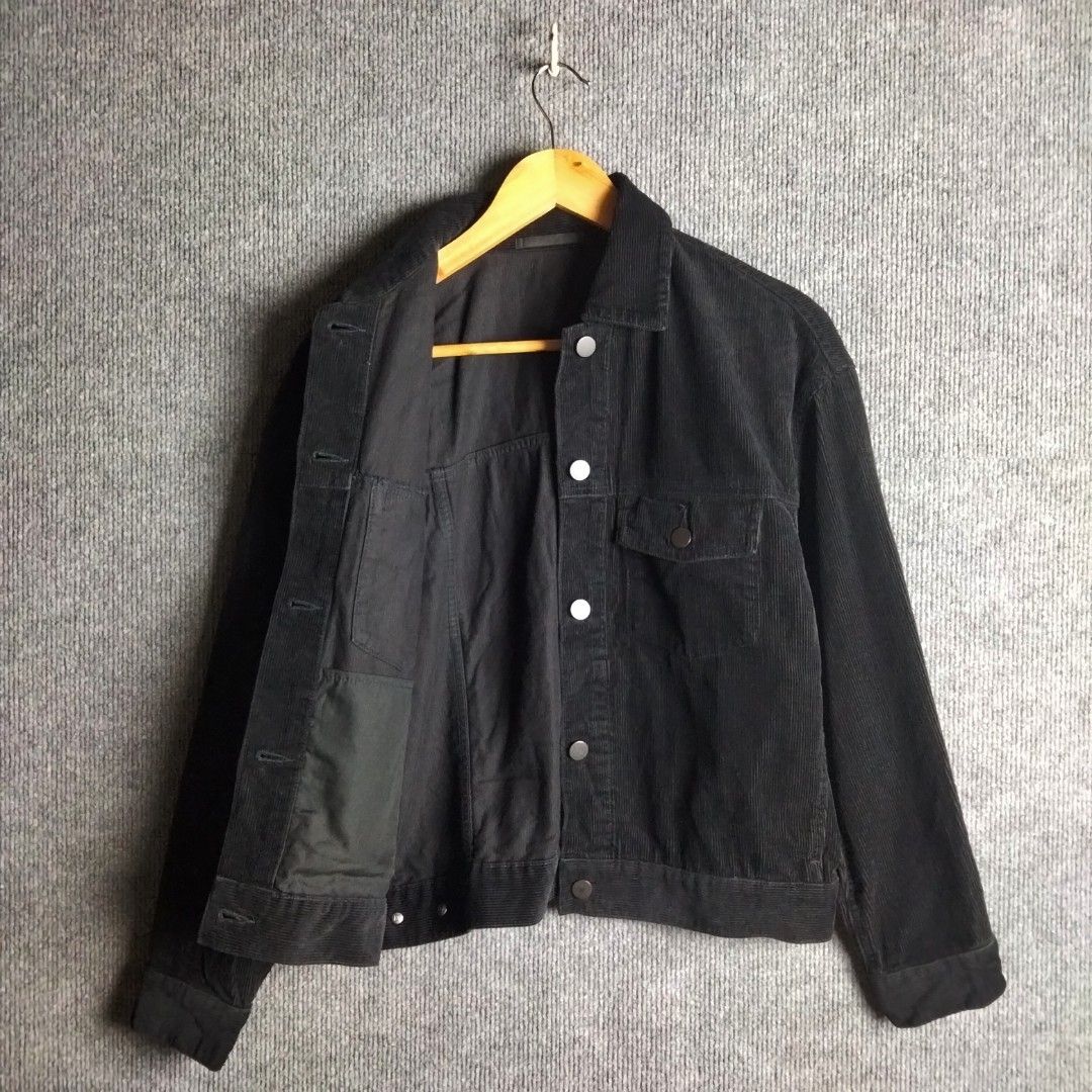UNIQLO CORDUROY RELAXED JACKET (Category: Coats, Jackets and Outerwear) located in Bulacan. Submitted by jibbxthrift (Listing ID 1470242372, Image 3). Description: UNIQLO CORDUROY RELAXED JACKET SIZE: MEDIUM PRICE: 899+SF DIMES: (WIDTH 20) (LENGTH 22) COLOR RATE: 10/10 CONDITION: GOOD AS NEW ISSUE: NONE LOCATION: SJDM BULACAN CODE: #383 PM IF YOU ARE INTERESTED📩 MOP: THRU GCASH COURIER: J&T.