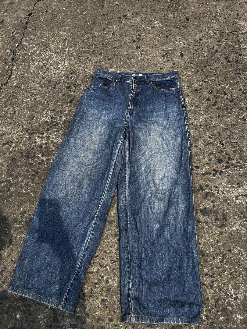Uniqlo Denim Jeans (Category: Jeans) located in Manila. Submitted by leighleii (Listing ID 1470286206, Image 2). Description: - Uniqlo U - Wide leg denim jeans - Washed blue with natural fading - High-rise - Classic front pockets, button closure, sturdy cotton material - Great everyday staple, very comfortable and easy to style.