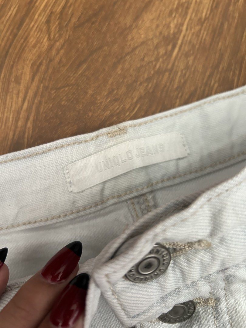 Uniqlo denim skirt medium (Category: Skirts) located in Angeles City. Submitted by TheAuthenticcorner2018 (Listing ID 1470226929, Image 3). Description: .