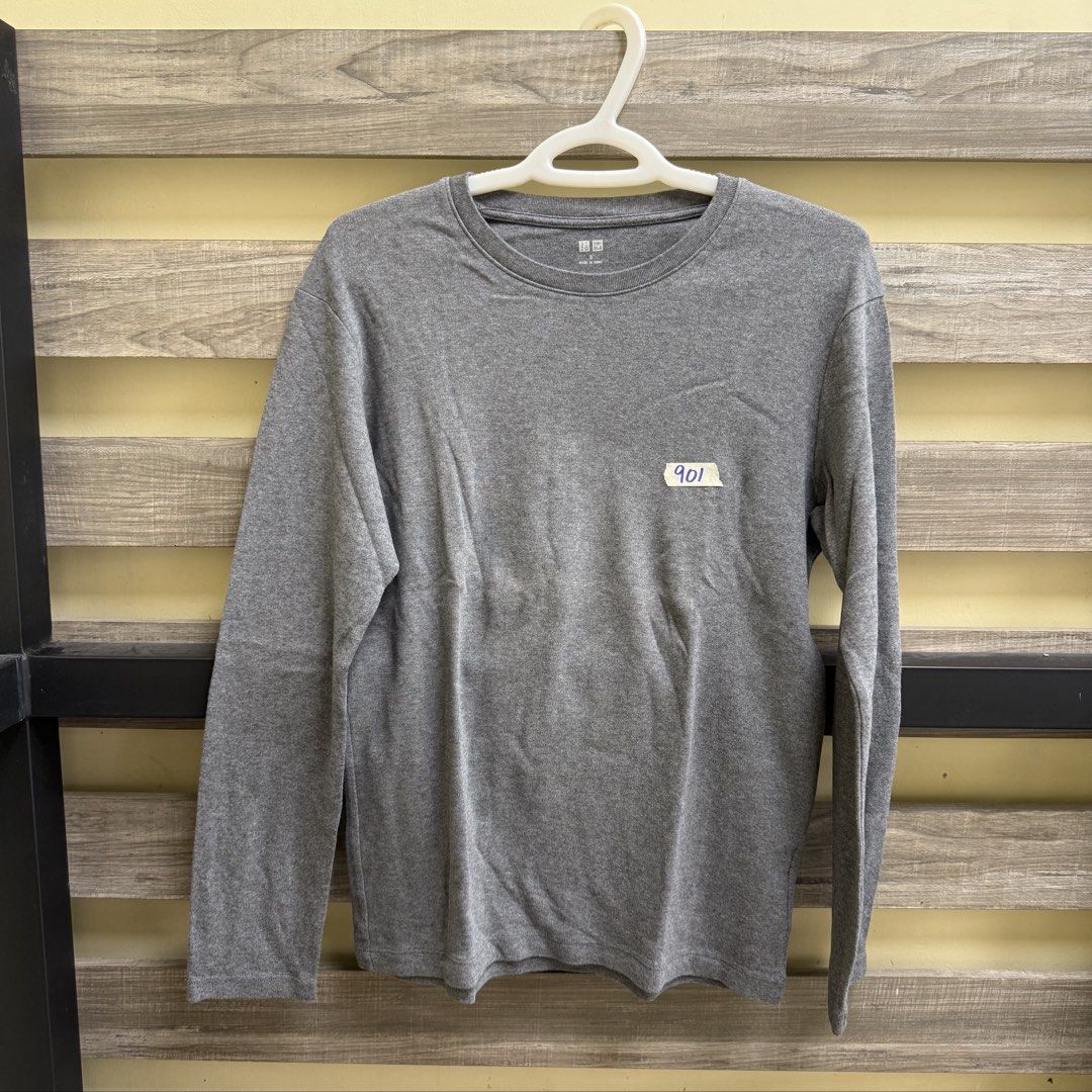 Uniqlo Grey Long Sleeve Top (Category: Blouses) located in Mandaluyong City. Submitted by bestdressedph2025 (Listing ID 1470236790, Image 1). Description: MOP: GCash MOD: Lalamove/J&T LOCATION: Brgy. Addition Hills, Mandaluyong Discount avail for multiple items. Dimensions in Inches: Shoulder: 19 Bust: 20 Length: 24.5 Size on Tag: S PM for inquiries!.