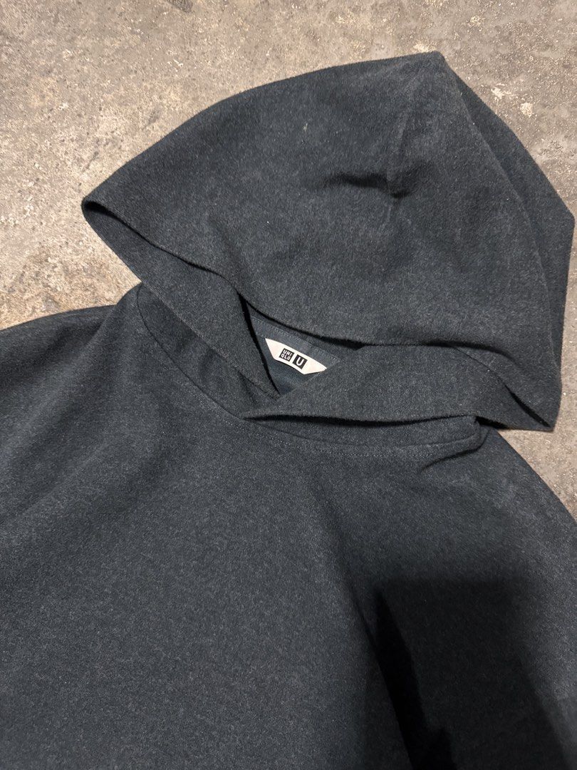 Uniqlo hoodie (Category: Hoodies) located in Pasig City. Submitted by dripthrift1600 (Listing ID 1470309296, Image 2). Description: - Uniqlo hoodie - Good condition - Issue: None - Sizes: M - Dimes: 23x25.