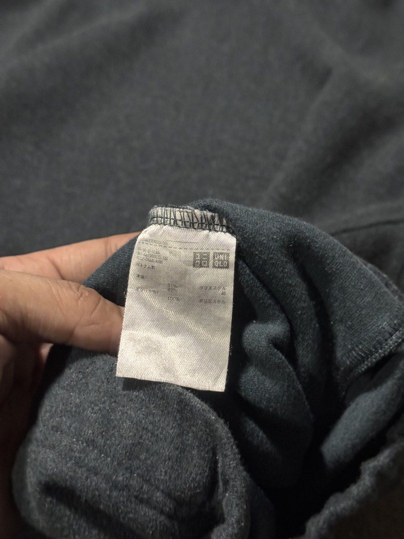 Uniqlo hoodie (Category: Hoodies) located in Pasig City. Submitted by dripthrift1600 (Listing ID 1470309296, Image 3). Description: - Uniqlo hoodie - Good condition - Issue: None - Sizes: M - Dimes: 23x25.