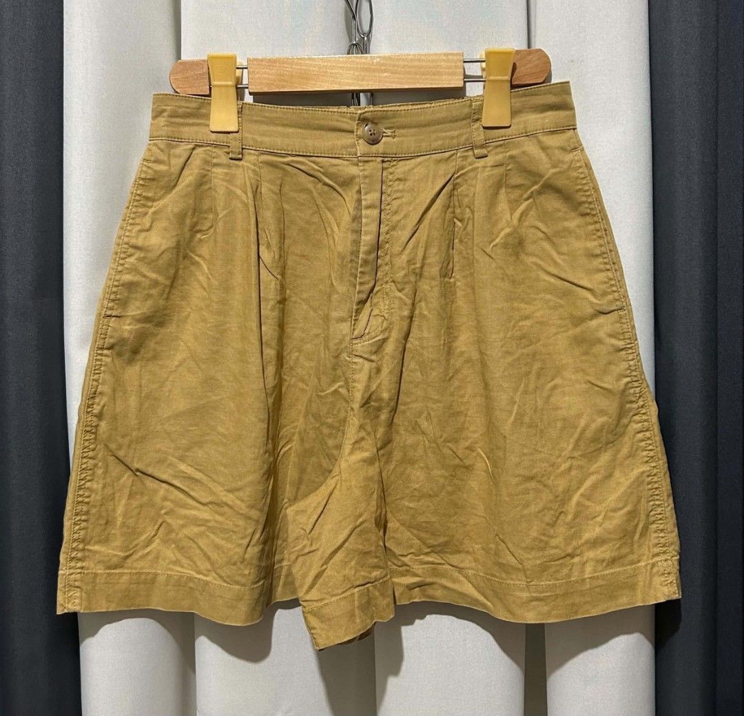 Uniqlo Linen Blend Short (Category: Shorts) located in Guinobatan. Submitted by lorocathrifts (Listing ID 1470259170, Image 2). Description: Uniqlo Linen Blend Short 🛒350‼️ 𝐒𝐢𝐳𝐞: Medium on tag 𝐂𝐨𝐧𝐝𝐢𝐭𝐢𝐨𝐧: Good Used ✨🆁🅴🅼🅸🅽🅳🅴🆁🆂✨ ♡ Mine now, pay now ♡ Color may slightly vary due to lighting. ♡ sf starts @51 +2 pesos for pouch 🛍️𝐕𝐢𝐚 𝐉&𝐓 💸𝐆𝐂𝐚𝐬𝐡 📍𝐁𝐢𝐜𝐨𝐥 .