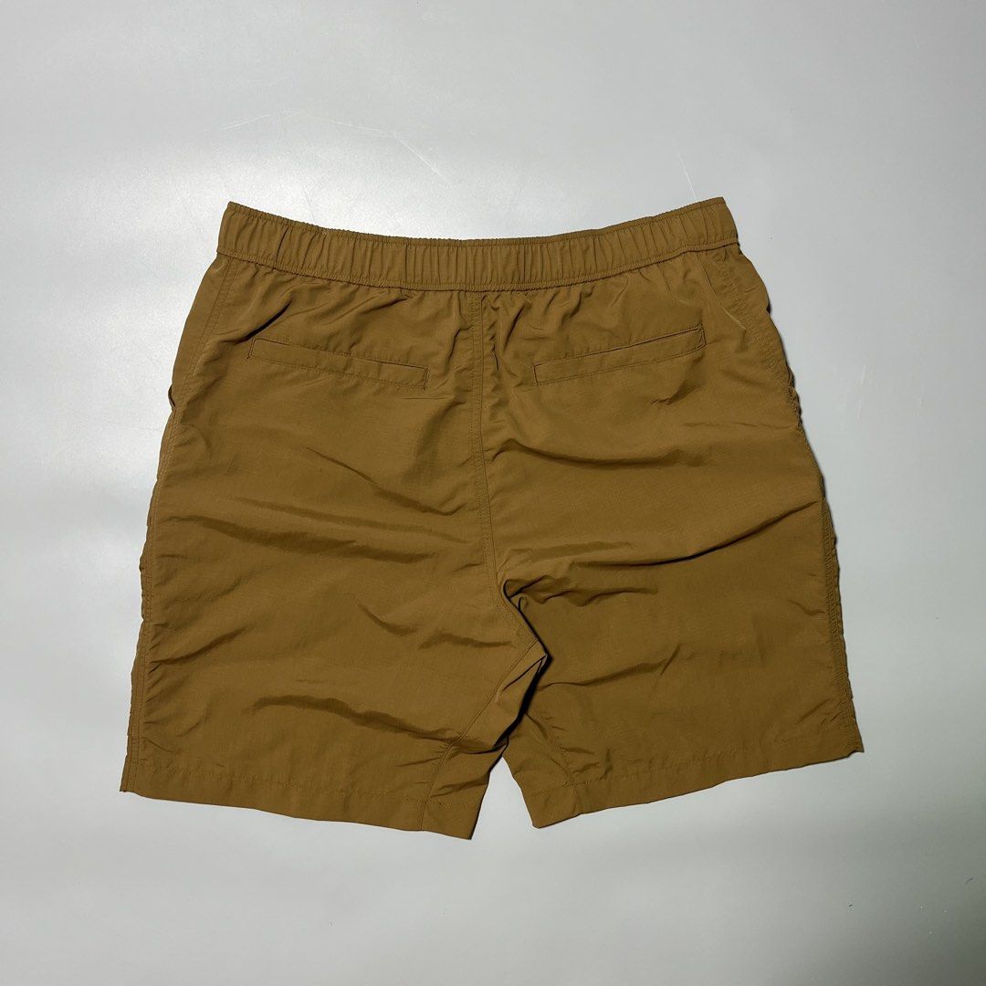 Uniqlo Mens Utility Geared Short (Category: Shorts) located in Bacolod City. Submitted by marmanj (Listing ID 1470312723, Image 2). Description: Uniqlo Mens Utility Geared Short ♻️ •Original - Complete tags •As new condition •Size: Large •Waistline: 32-34” •Length: 18.5” •Leg Opening : 11” •Color: Brown •Color rate: 10/10 •No flaws 🔖Price: ₱750 📌Location: Bacolod City Negros Occidetal ‼️Disclaimer: We are not affiliated with the Official Brand 