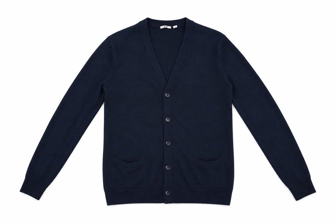 UNIQLO NAVY BLUE CARDIGAN (Category: Coats, Jackets and Outerwear) located in Santa Cruz. Submitted by valocs (Listing ID 1470282249, Image 1). Description: Details👇 UNIQLO NAVY BLUE CARDIGAN Dimensions: Width - 20 Lenght - 26 Condition - 10/10 Color Rate - 10/10 Issues -❌ Feel free to offer, Slightly Negotiable .
