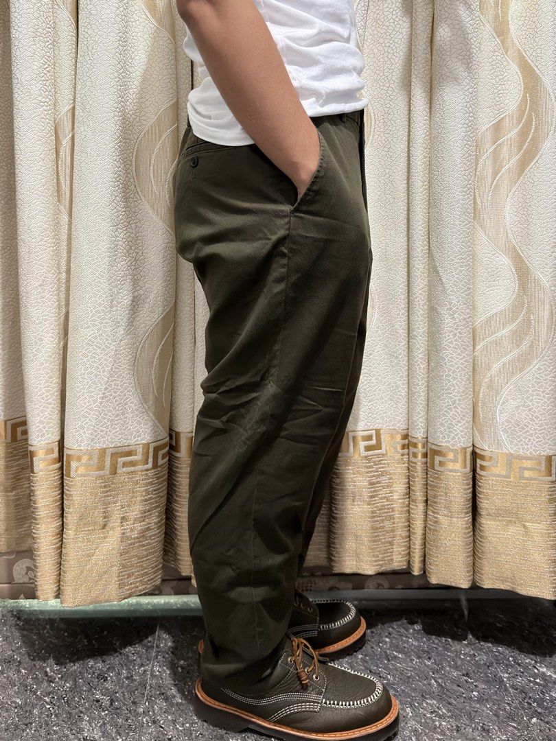 Uniqlo Olive Green Drawstring Trousers XL (Category: Trousers) located in Guiguinto. Submitted by aries_ji (Listing ID 1470183292, Image 2). Description: - Brand: Uniqlo - Color: Olive green - Size: XL (Fits waist 92 to 100 cm) - Material: Cotton and spandex blend for comfort - Fit: Straight leg - Features: Front drawstring, button closure, and side pockets - Origin: Made in Vietnam.