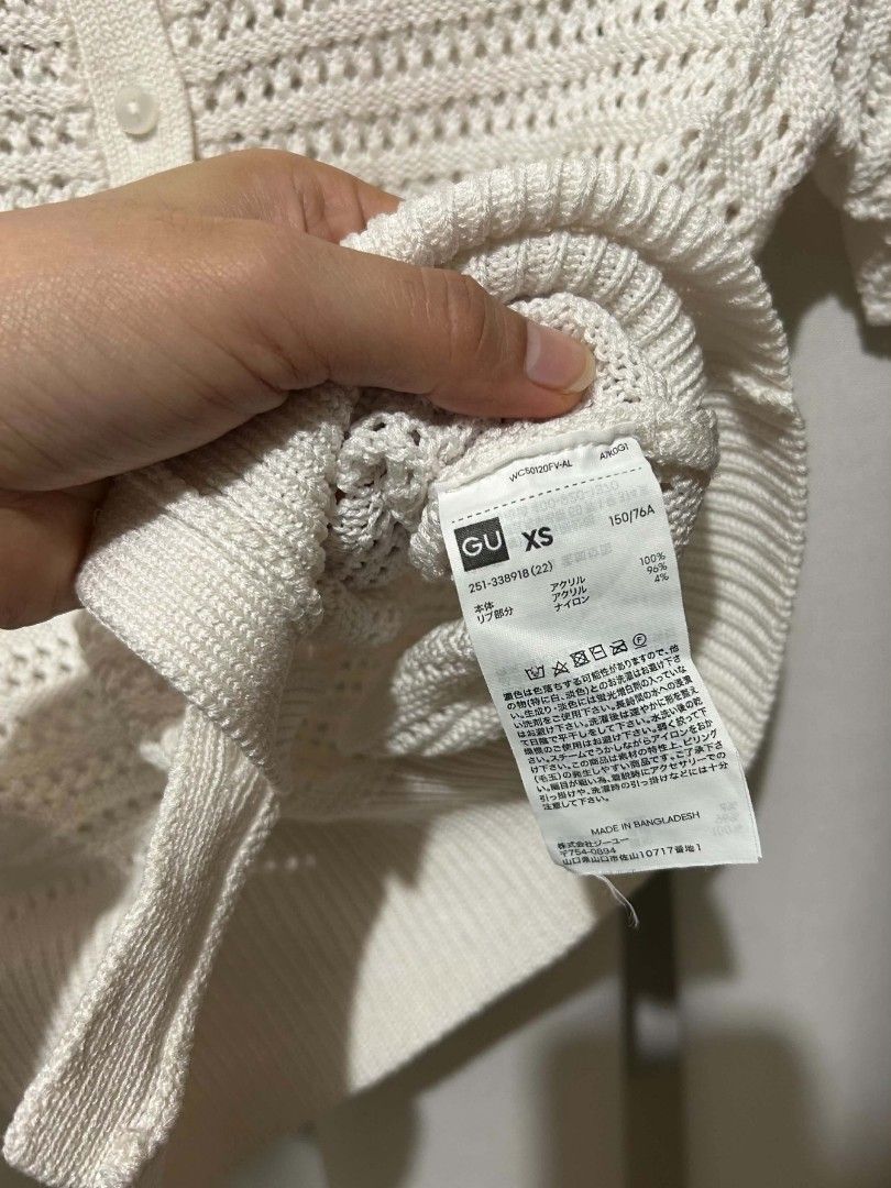 Uniqlo Openwork Short Cardigan (Category: Blouses) located in Guinobatan. Submitted by lorocathrifts (Listing ID 1470257735, Image 3). Description: Uniqlo Openwork Cardigan 🛒400‼️ 𝐒𝐢𝐳𝐞: Xs on tag (keri to Small) 𝐂𝐨𝐥𝐨𝐫: Offwhite 𝐂𝐨𝐧𝐝𝐢𝐭𝐢𝐨𝐧: Good-Excellent ✨🆁🅴🅼🅸🅽🅳🅴🆁🆂✨ ♡ Mine now, pay now ♡ Color may slightly vary due to lighting. ♡ sf starts @51 +2 pesos for pouch 🛍️𝐕𝐢𝐚 𝐉&𝐓 💸𝐆𝐂𝐚𝐬𝐡 📍𝐁𝐢𝐜𝐨𝐥 .