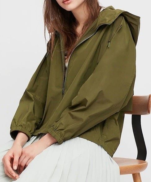 UNIQLO OVERSIZED HOODIE (Category: Coats, Jackets and Outerwear) located in Bulacan. Submitted by jibbxthrift (Listing ID 1470240111, Image 1). Description: UNIQLO OVERSIZED HODDIE SIZE: MEDIUM PRICE: 950+SF DIMES: (WIDTH 26) (LENGTH 23) COLOR RATE: 10/10 CONDITION: GOOD AS NEW ISSUE: NONE LOCATION: SJDM BULACAN CODE: #388 PM IF YOU ARE INTERESTED📩 MOP: THRU GCASH COURIER: J&T.