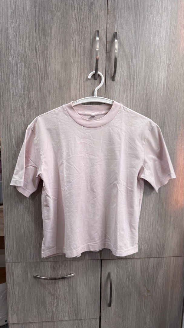 Uniqlo Shirt (size small) (Category: Shirts) located in Manila. Submitted by nic_declutters (Listing ID 1470248590, Image 1). Description: .