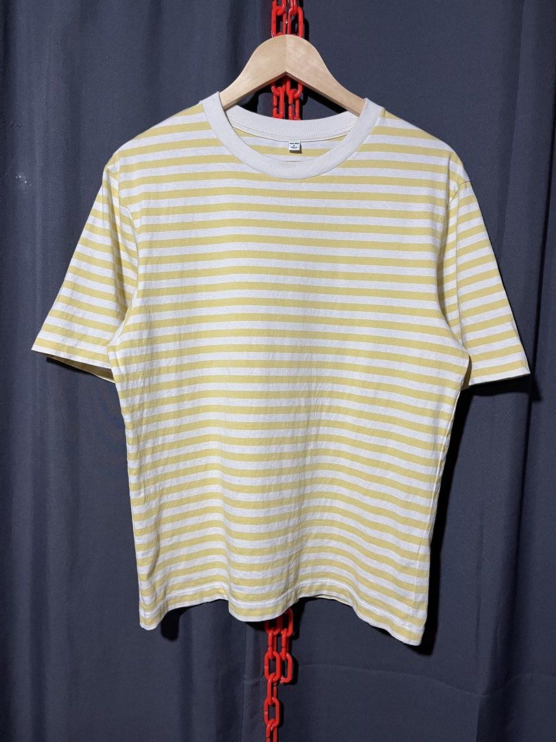 UNIQLO STRIPE SHIRT (Category: Tshirts & Polo Shirts ) located in Nabua. Submitted by nopfinds (Listing ID 1470273053, Image 1). Description: UNIQLO STRIPE SHIRT SIZE SMALL DIMES 20x26 MINE FOR🔖₱299+sf EXCELLENT CONDITION COLOR MAY VARY DUE TO LIGHTING .
