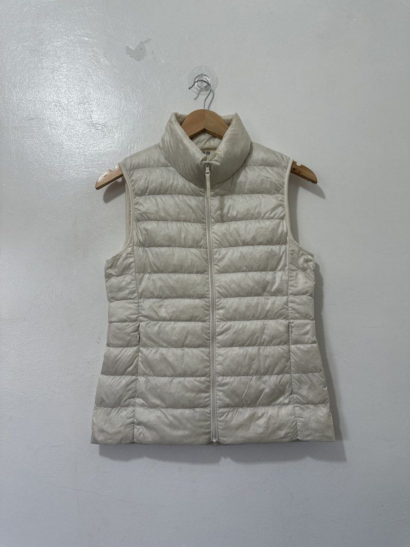 Uniqlo Ultra Light Down Puffer Jacket Women Medium (Category: Coats, Jackets and Outerwear) located in Balanga. Submitted by winterlab_ph (Listing ID 1470160906, Image 3). Description: C110.