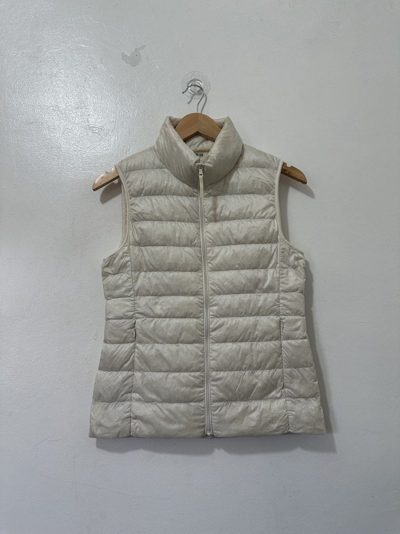 Uniqlo Ultra Light Down Puffer Jacket Women Medium (Category: Coats, Jackets and Outerwear) located in Balanga. Submitted by winterlab_ph (Listing ID 1470160906, Image 1). Description: C110.