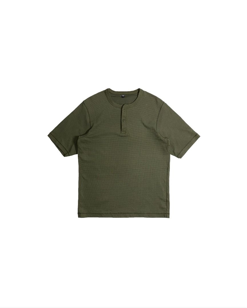 UNIQLO WAFFLE KNIT BUTTONS (Category: Tshirts & Polo Shirts ) located in Davao. Submitted by premiumdept. (Listing ID 1470348661, Image 1). Description: UNIQLO WAFFLE KNIT BUTTONS Size: Large Dimes: 20 x 26 Color rate: 8/10 Condition: Excellent Issue(s): None _ - Sf buyers expenses - Check details before buying - Color may vary due to lighting - Manage your expectations, issues may not be seen or indicated..