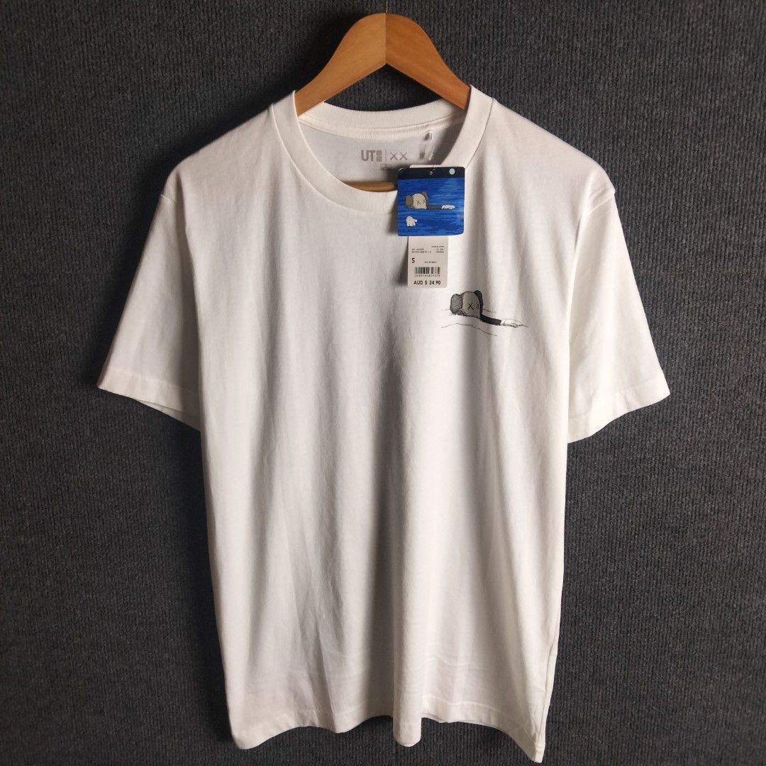 UNIQLO X KAWS UT ARTBOOK TEE (Category: Tshirts & Polo Shirts ) located in Bulacan. Submitted by jibbxthrift (Listing ID 1470246044, Image 3). Description: UNIQLO X KAWS UT ARTBOOK TEE SIZE: SMALL PRICE: 599+SF DIMES: (WIDTH 20.5) (LENGTH 28) COLOR RATE: 10/10 CONDITION: BRAND NEW HANG TAG STILL INTUCK ISSUE: NONE LOCATION: SJDM BULACAN CODE: #372 PM IF YOU ARE INTERESTED📩 MOP: THRU GCASH COURIER: J&T.