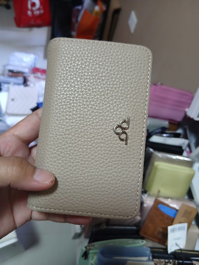 Unisex Small Compact wallet Og plavo (Category: Wallets & Card holders) located in Calumpit. Submitted by collectionspurses (Listing ID 1470154619, Image 1). Description: orig Plavo , unisex, imported.