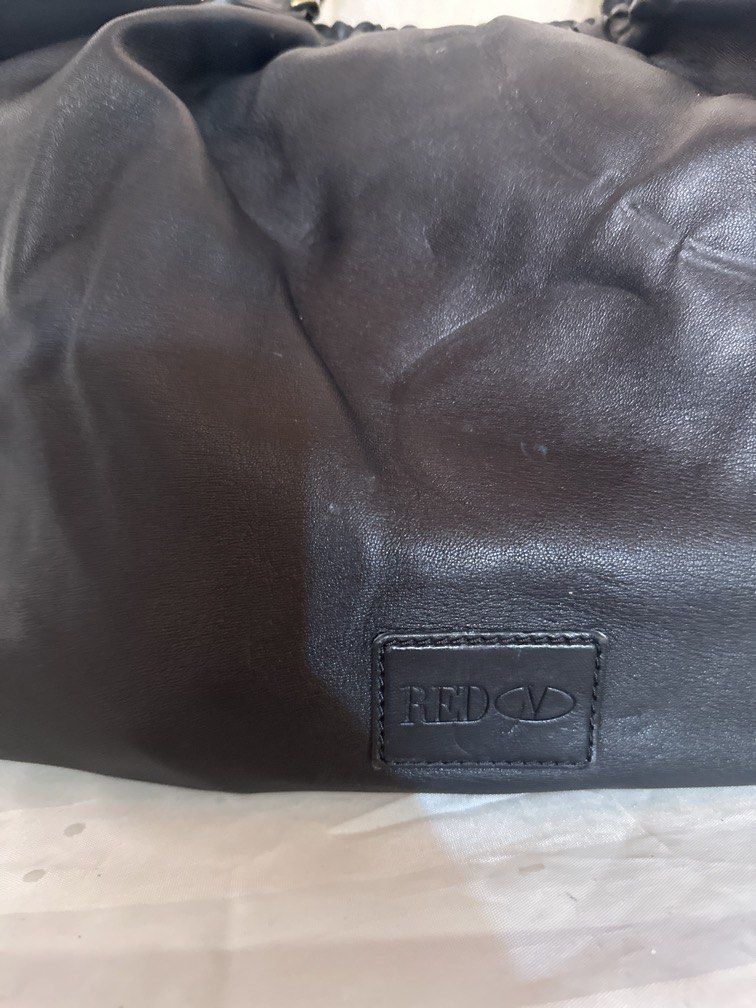 Valentino bag (Category: Luxury Bags & Wallets) located in Caloocan City. Submitted by hariel_beverly_onlineshop (Listing ID 1470218413, Image 2). Description: .