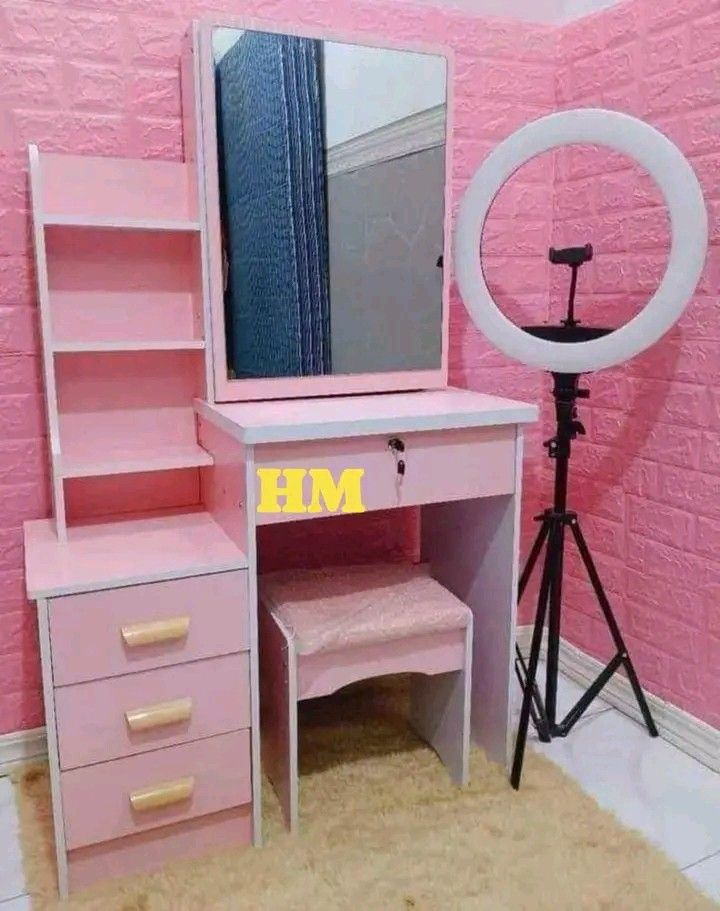 Vanity mirror (Category: Looking For) located in Manila. Submitted by berdenmarl01688 (Listing ID 1470337290, Image 1). Description: .