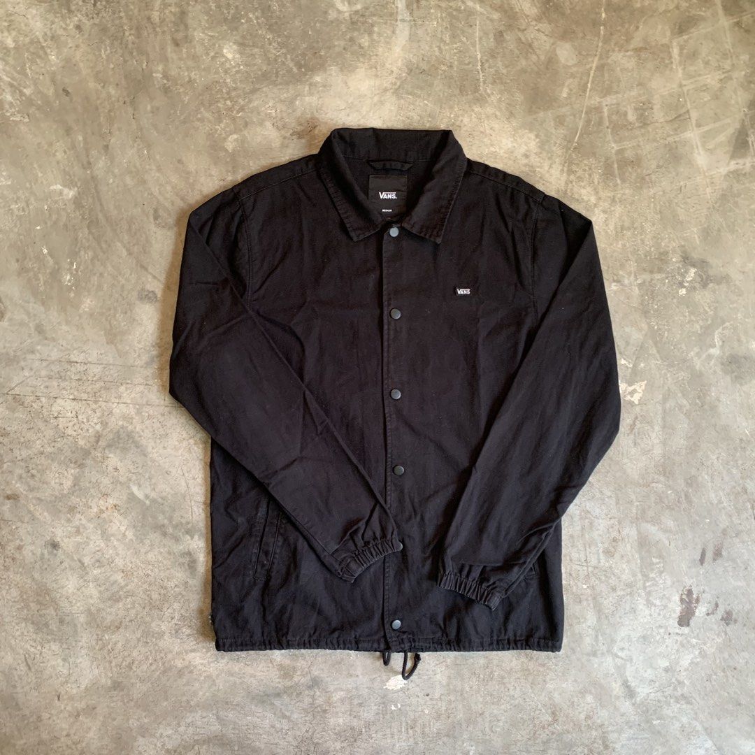 Vans Black Coaches Jacket Size Medium (Category: Vintage Collectibles) located in Manila. Submitted by emplysthrift. (Listing ID 1470290056, Image 1). Description: Width "23.5 Length "28 Excellent Condition Colorrate: 9.2/10 Flaws: minor dot discoloration di po iindahin kasi tago naman po sa collar Unli vouchers/vc for safe transactions 📲 Location: Laspinas City, Metro Manila, Brngy Talon Uno. 📍 DM IF INTERESTED📥 - Brand: Vans - Style: Black c