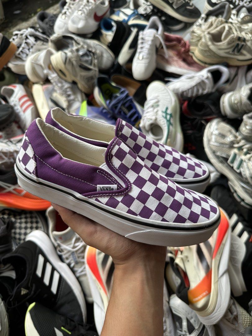 Vans Classic Slip-On Women's (Category: Sneakers) located in Marikina City. Submitted by azaero (Listing ID 1470284637, Image 3). Description: US 7 / cm 23.5 / Euro 37 Brand New Condition .