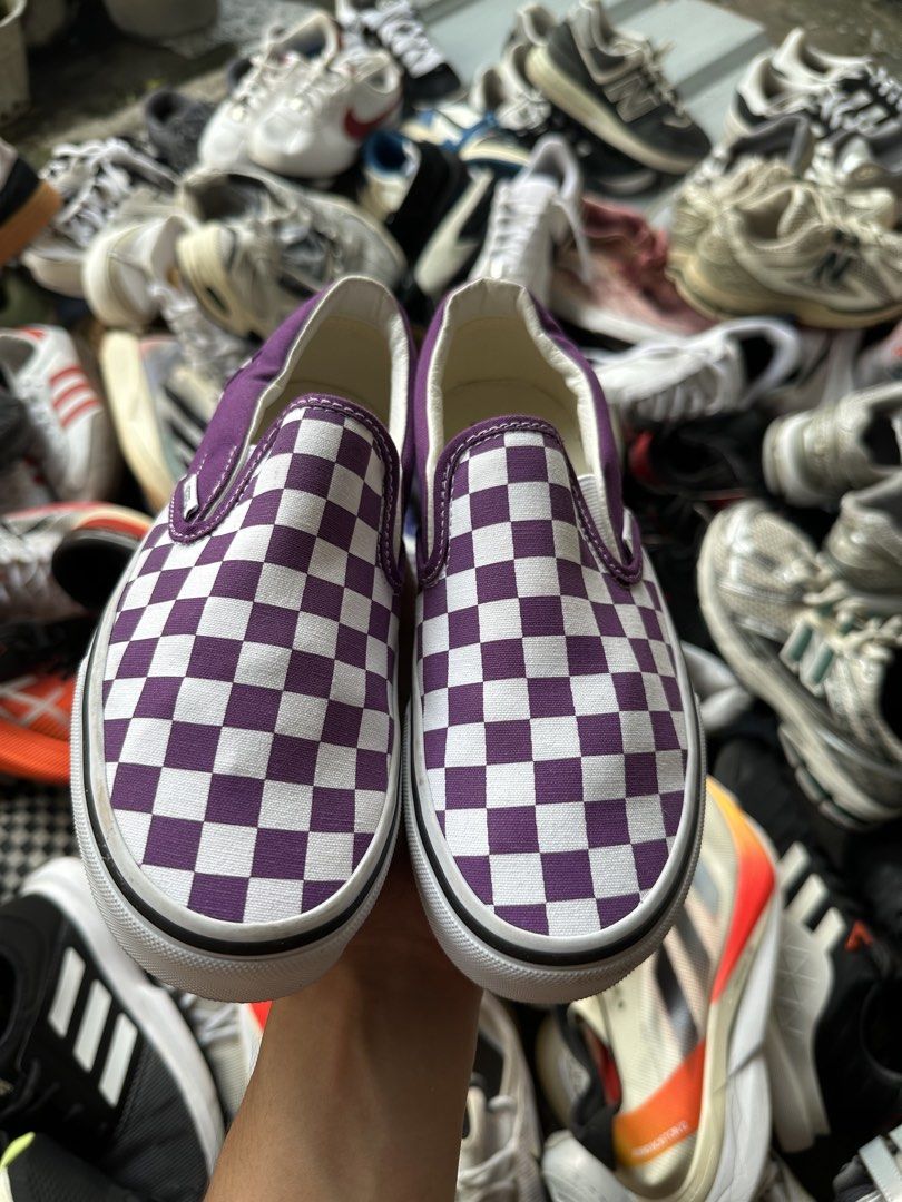 Vans Classic Slip-On Women's (Category: Sneakers) located in Marikina City. Submitted by azaero (Listing ID 1470284637, Image 2). Description: US 7 / cm 23.5 / Euro 37 Brand New Condition .