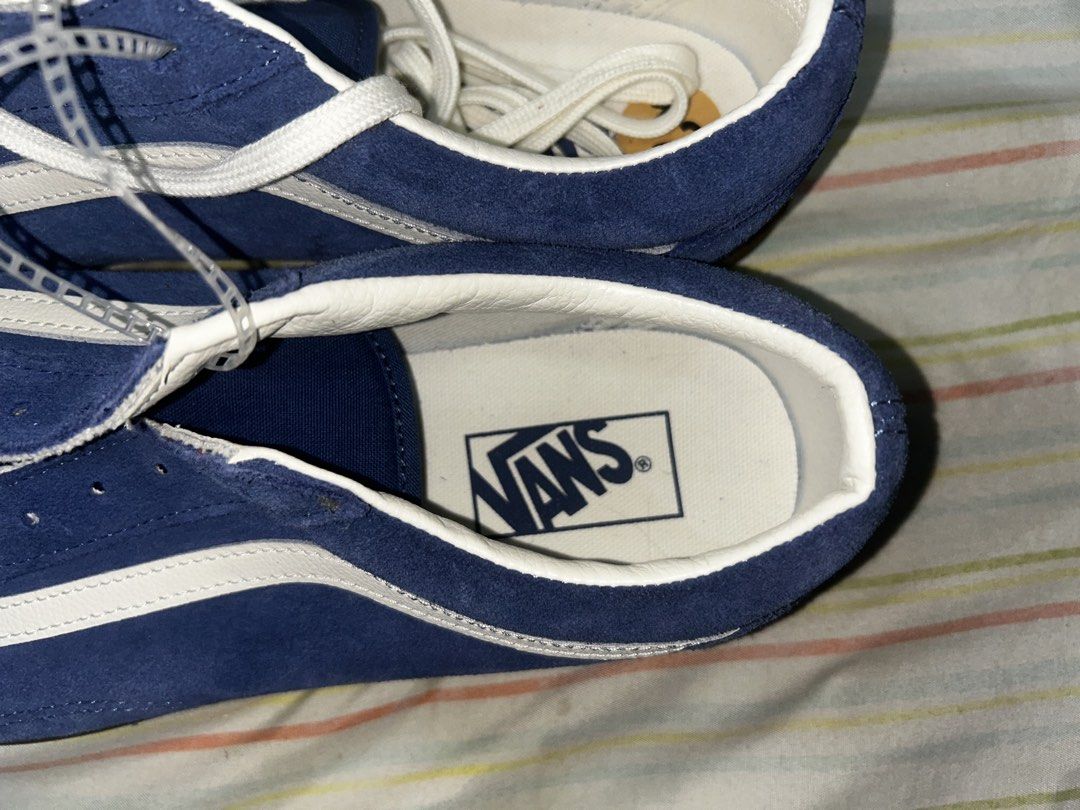 Vans Old Skool Blue Suede Gum Sole (Category: Sneakers) located in Makati City. Submitted by newdolphin.ef022f (Listing ID 1470191170, Image 2). Description: - Brand: Vans Old Skool - Color/Material: Blue suede with classic white side stripe and laces - Soles: Gum rubber waffle soles - Condition: Brand new, never worn out, with factory sticker still on the bottom - Details: Clean white leather inner collar.