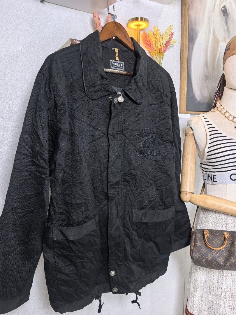 Varsace big logo (Category: Luxury Apparel) located in Baguio. Submitted by ashzachary (Listing ID 1470296122, Image 3). Description: Versace big logo Condition :Excellent condition Color rate 10/10 Size : large semi xlarge Inches:W23/L30 No issues No flaws Super ganda sa personal Pm. More details Good quality Plsss 📌No Bogus 📌No return MOP What you see is what you get PALAWAN, CEBUNA GCASH AND BDO Reminder😊 We're selling thrifted clothes so p