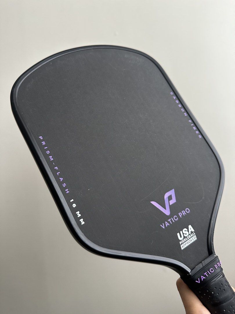 Vatic Pro Prism Flash 16mm (Category: Racket and Ball Sports) located in Mandaluyong City. Submitted by declutterwithishyyy (Listing ID 1470200983, Image 3). Description: - In good condition - with edge guard and grip since day one - no issues, glue residue only - used for 3 months - RFS: upgrading.