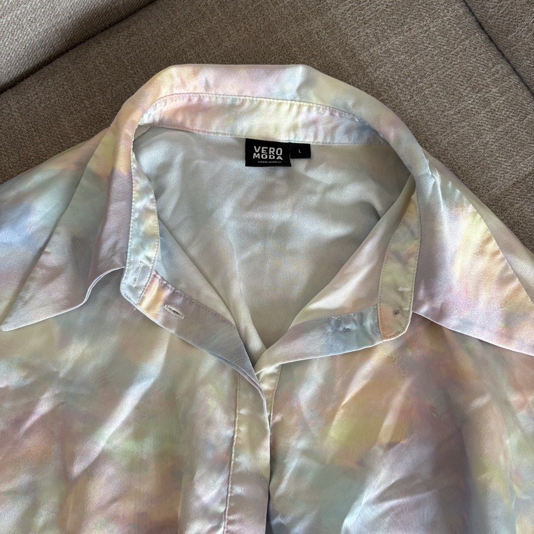 VERO MODA LOVER TOP (Category: Coats, Jackets and Outerwear) located in Pasig City. Submitted by _jinwifeu_ (Listing ID 1470220884, Image 3). Description: 📏 fits medium to large 📍 ortigas, pasig 💸 maribank,bdo, gcash, maya 🚚 same day delivery (lalamove, grab etc).