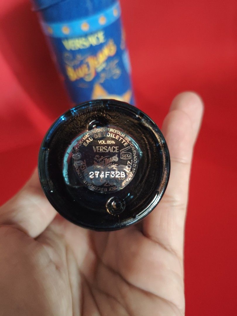 Versace Blue Jeans Eau De Toilette 75ml (Category: Fragrance & Deodorants) located in Manila. Submitted by khalidampu34016 (Listing ID 1470198358, Image 2). Description: - Authentic Versace Blue Jeans Eau de Toilette (EDT) for men - Gift from UAE - Bought for 2,600 selling for 2,200 - Meet up or Delivery on buyer's expense - payment first if delivery to avoid scams.