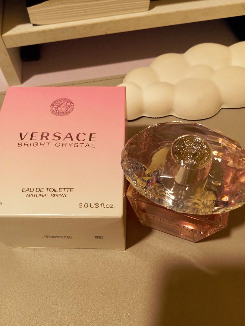 Versace Bright Crystal Perfume (Category: Fragrance & Deodorants) located in Cavite. Submitted by aether-elementph_11 (Listing ID 1470275443, Image 2). Description: Versace Bright Crystal Full Bottle With Box Bought in ITALY 🇮🇹 BRAND NEW NEVER USED. ORIGINAL 90ML.