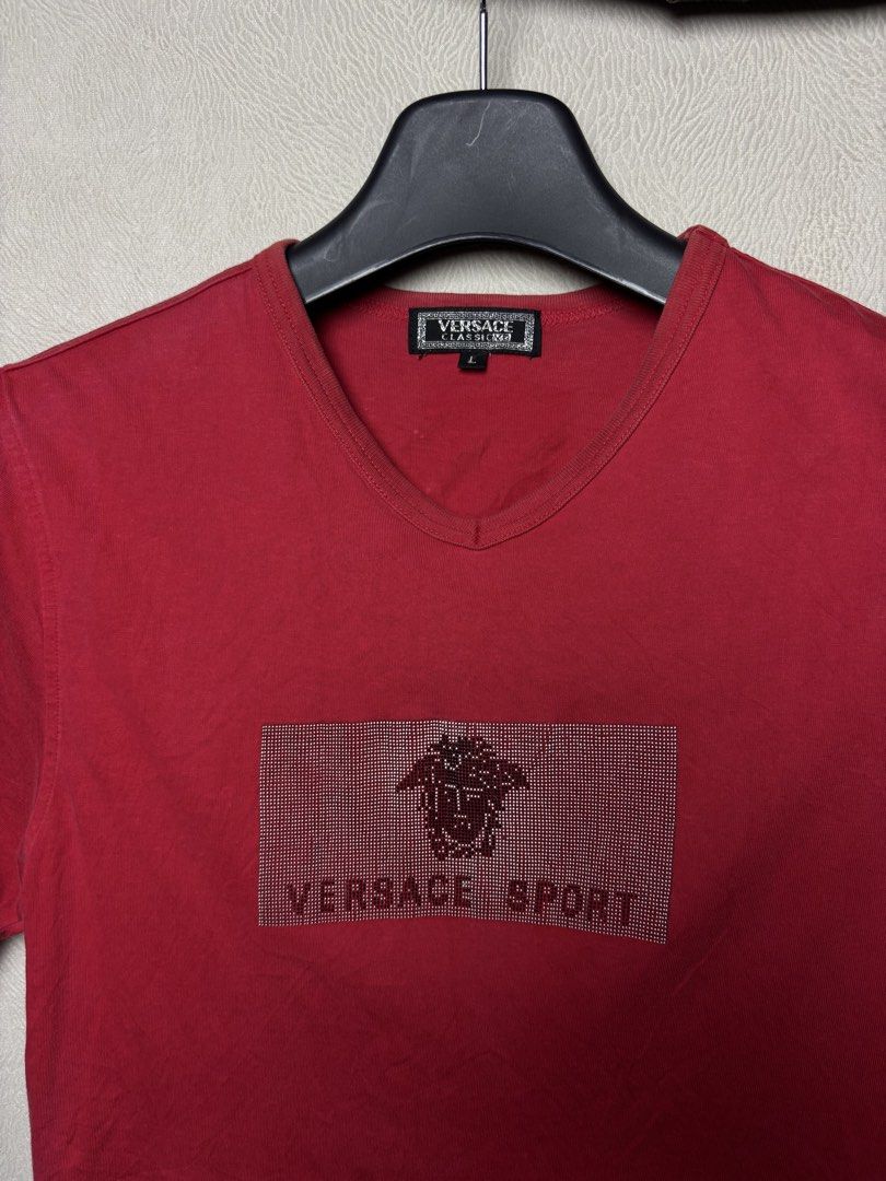 Versace Shirt (Category: Shirts) located in Baybay. Submitted by thrift.ed2023 (Listing ID 1470305183, Image 2). Description: Versace Shirt Medium to Large 17x25 No Issue Need Wash Good as New .