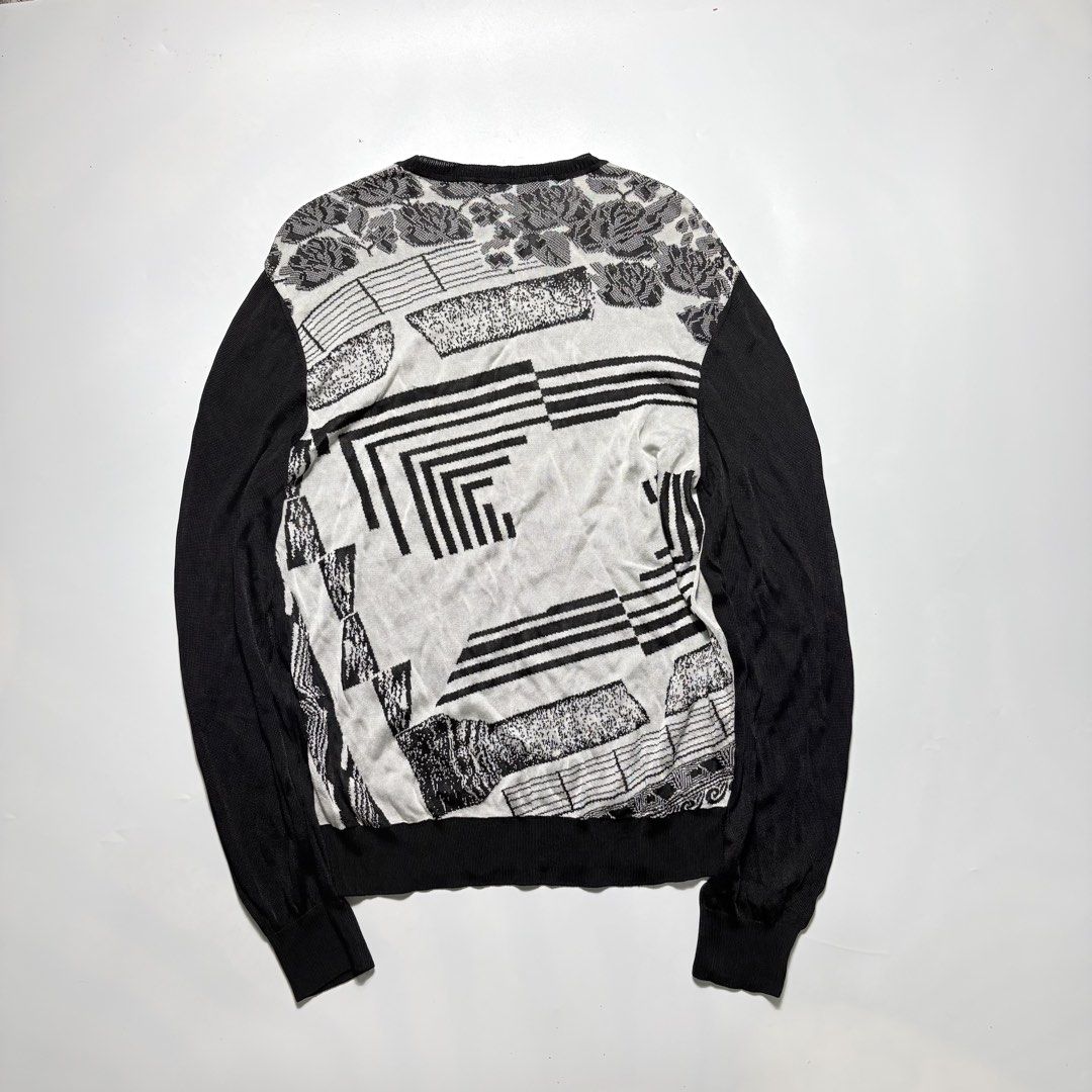 VERSUS VERSACE (Category: Luxury Apparel) located in Iloilo. Submitted by profitpicks (Listing ID 1470297282, Image 2). Description: 20/25.