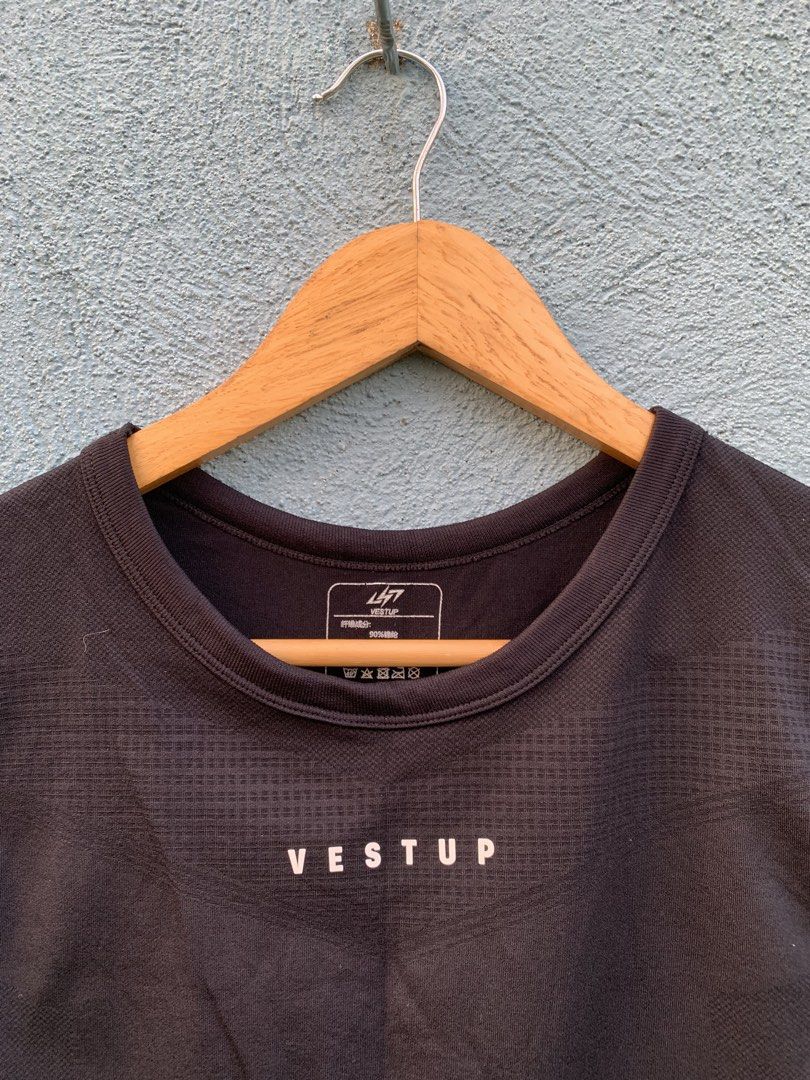 Vestup Black Athletic Tank Top (Category: Sleeveless) located in Manila. Submitted by rommelx-07 (Listing ID 1470256520, Image 2). Description: - Brand: Vestup - Color: Black - Material: Breathable textured knit - Design: Brand logo printed on the chest - Fit: Comfortable for workouts or casual wear - Condition: Clean, excellent, and ready to wear.