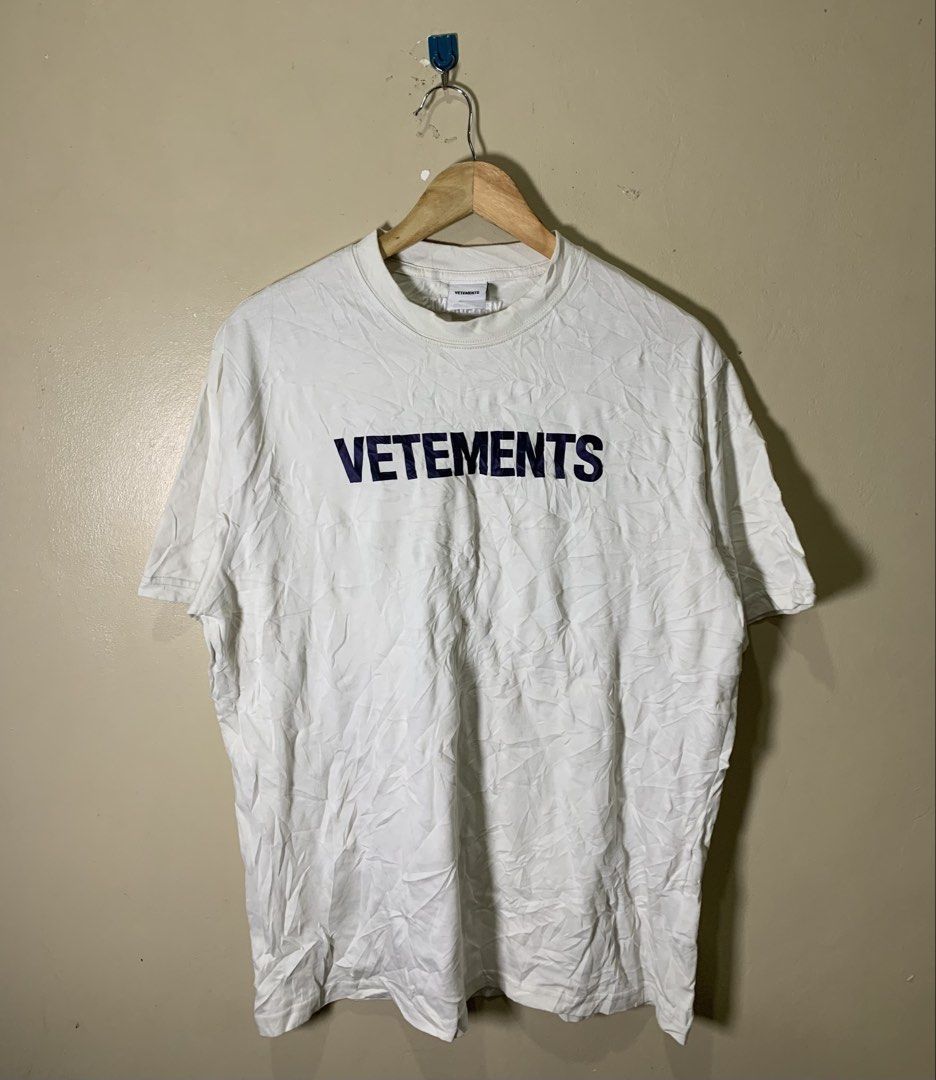 VETEMENTS tshirt (Category: Tshirts & Polo Shirts ) located in Molave. Submitted by mysticbird_38213e (Listing ID 1470251853, Image 2). Description: Washable dirt Complete taga Solid pa po nito.