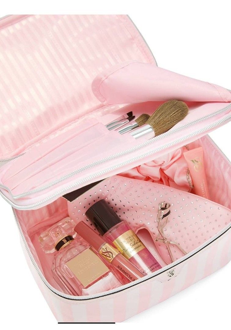 Victoria Secret Cosmetic Vanity Bag (Category: Announcements) located in Bulacan. Submitted by finefindstuffbykdc_ (Listing ID 1470148604, Image 2). Description: PRE ORDER ONLY.