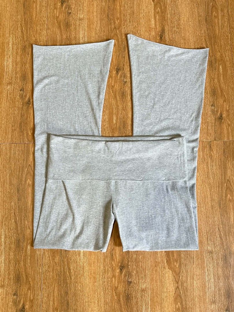 Victoria secret Pink Foldover Flared pants (Category: Other Bottoms) located in Manila. Submitted by y2k_neggy (Listing ID 1470056767, Image 2). Description: Excellent condition/ No flaws Size: Large Dm me‼️.