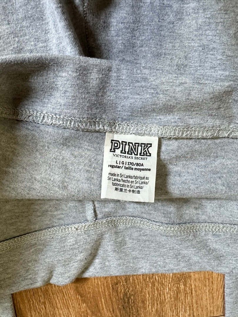 Victoria secret Pink Foldover Flared pants (Category: Other Bottoms) located in Manila. Submitted by y2k_neggy (Listing ID 1470056767, Image 3). Description: Excellent condition/ No flaws Size: Large Dm me‼️.