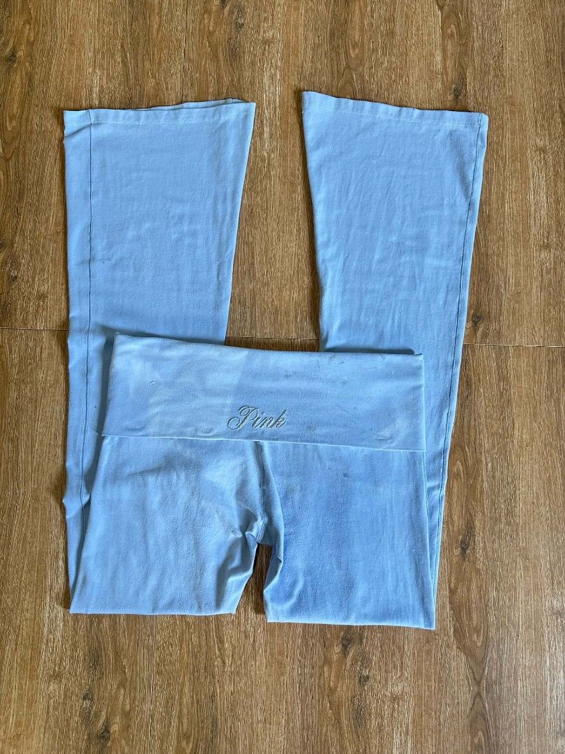 Victoria secret Pink Foldover Flared (Category: Other Bottoms) located in Manila. Submitted by y2k_neggy (Listing ID 1470156914, Image 1). Description: Issue: Stains, Repair part/ Color faded Size: Meduim Dm me.