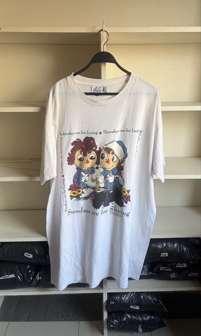 Vintage 1995 Raggedy Ann (Category: Tshirts & Polo Shirts ) located in Manila. Submitted by _revault (Listing ID 1470231774, Image 1). Description: .