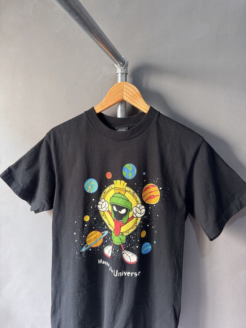 Vintage - Warner Bros. - 1998 - Black Tshirt (Category: Activewear) located in Cabuyao City. Submitted by _streetflavor (Listing ID 1470209085, Image 2). Description: Vintage - Warner Bros. - 1998 - Black Tshirt Excellent Size: Medium Length: 27 Width: 19 -880 pesos Dm.
