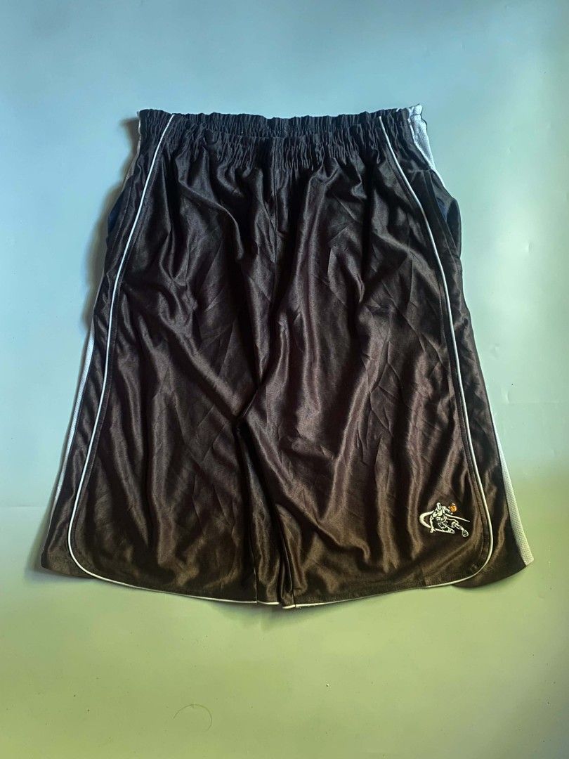 Vintage AND1 early 2000s (Category: Shorts) located in Angeles City. Submitted by ian.thrift_ph (Listing ID 1470178646, Image 1). Description: 28 up to 46 Length 24 Loose Stitch isuue.