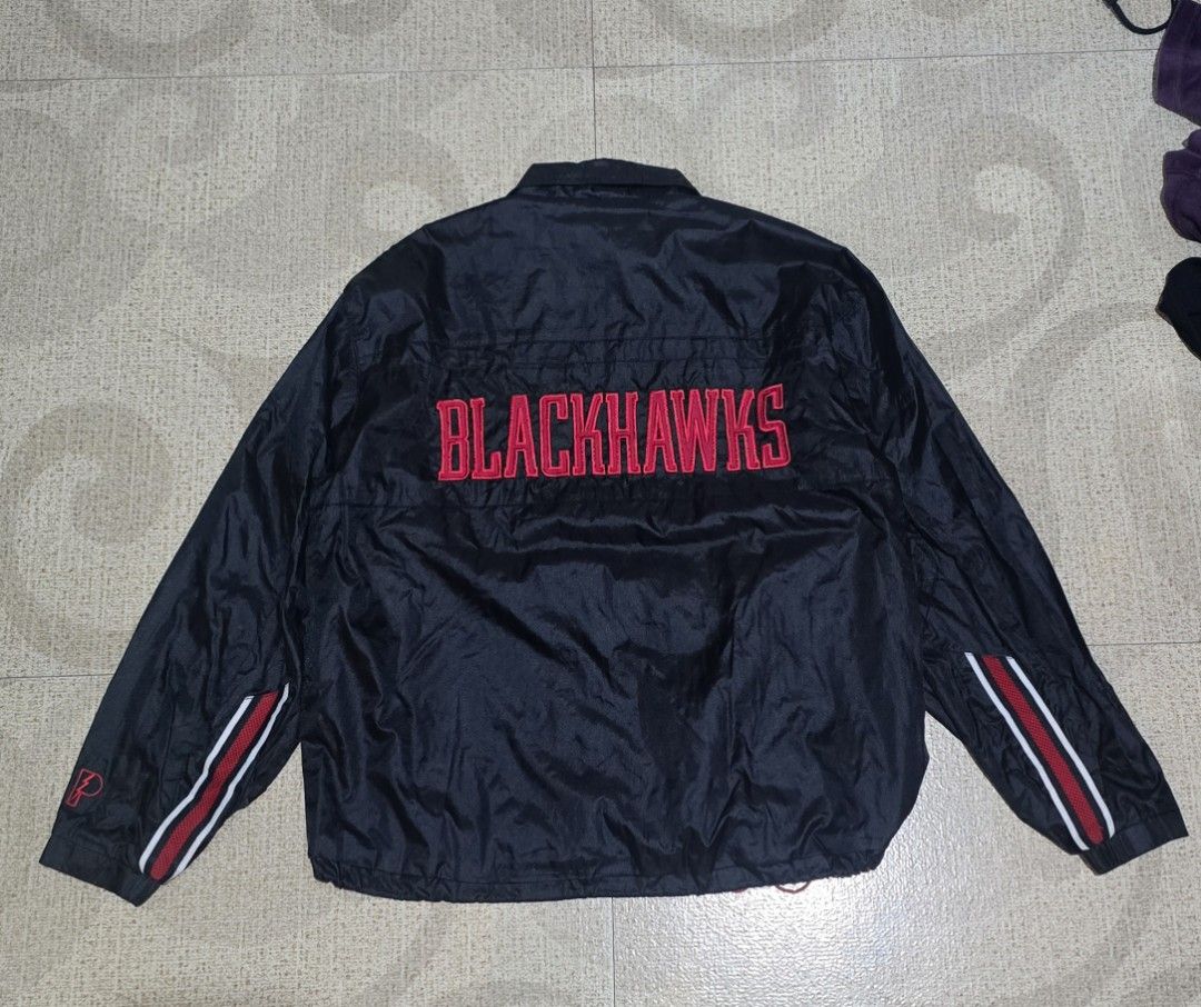 Vintage black hawks pro player (Category: Coats, Jackets and Outerwear) located in El Nido. Submitted by marco.tandoc (Listing ID 1470279763, Image 2). Description: size: YouthXL width: 24 length: 26 no issue.