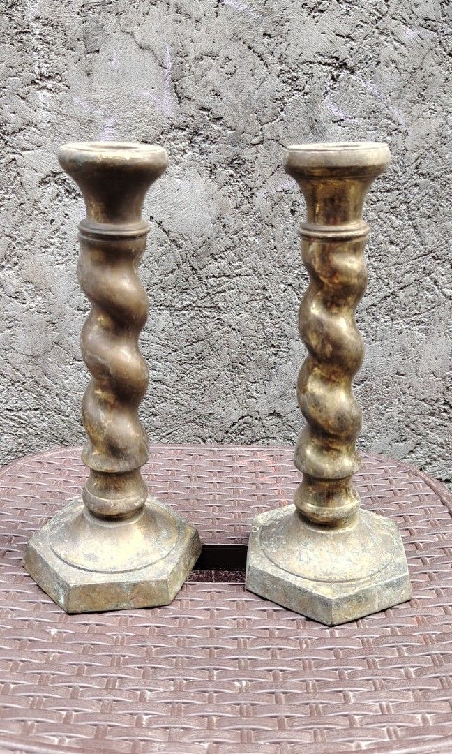 Vintage brass candelabra (Category: Vintage Collectibles) located in Caloocan City. Submitted by zenmountain-d8b1c0 (Listing ID 1470188023, Image 1). Description: Cod.
