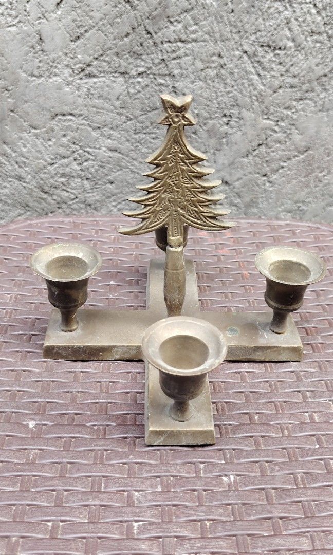 Vintage brass candle holder tree (Category: Vintage Collectibles) located in Caloocan City. Submitted by zenmountain-d8b1c0 (Listing ID 1470187590, Image 1). Description: Cod.